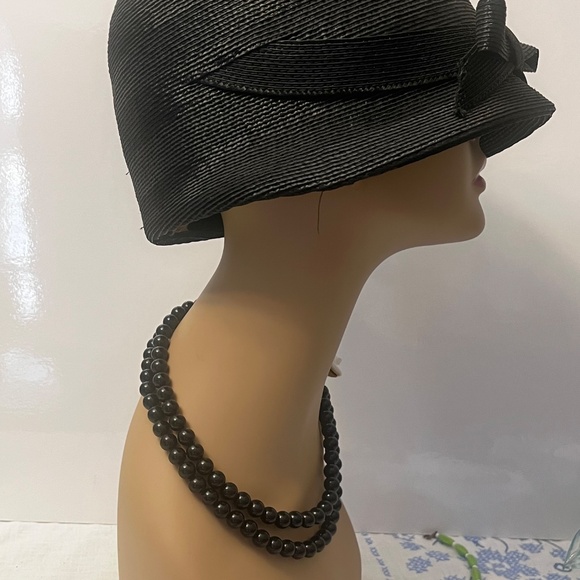 Vintage Kenneth J Lane for Avon Black Beaded Two Strand Necklace White Flower - Picture 5 of 9